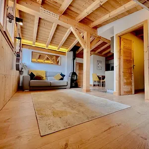 https://rooftop-alpine-loft-with-epic-mountain-views.hotels-rhonealpes.com